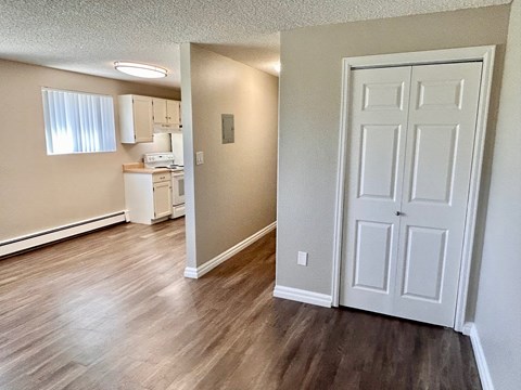 Floor plan for 1 bed, 1 bath, 670 sqft