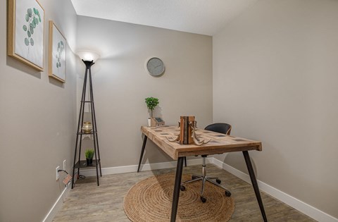 Floor plan for 2 beds, 2 baths, 905 sqft