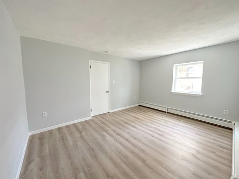 Floor plan for 2 beds, 1 bath, 700 sqft