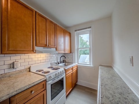 Floor plan for 2 beds, 1 bath, 830 sqft