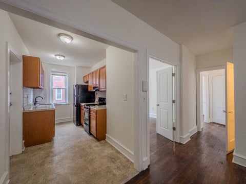 Floor plan for 2 beds, 1 bath, 850 sqft