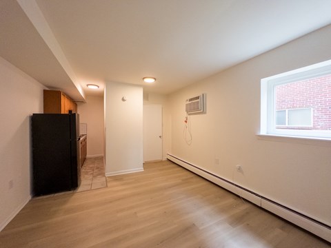 Floor plan for studio, 1 bath, 300 sqft