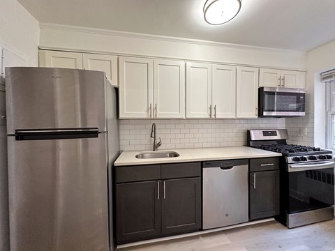 Floor plan for 2 beds, 1 bath, 775 sqft