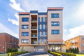 Elizabeth apartment for rent - A modern apartment building with a mix of brick and panel facades.