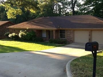 Longview house for rent - 613 Green Oak Dr.