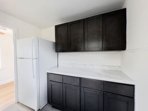Paulsboro apartment for rent - A dining room with a table and chairs.