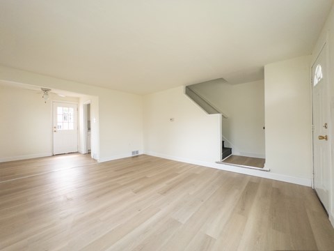 Floor plan for 2 beds, 1 bath, 850 sqft