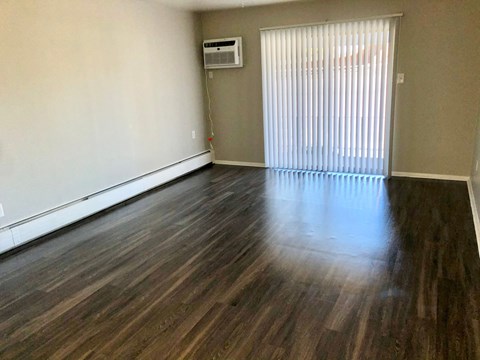 Floor plan for 1 bed, 1 bath, 750 sqft