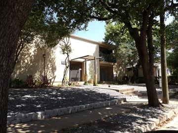 Dallas apartment for rent - 4432 Buena Vista St #102