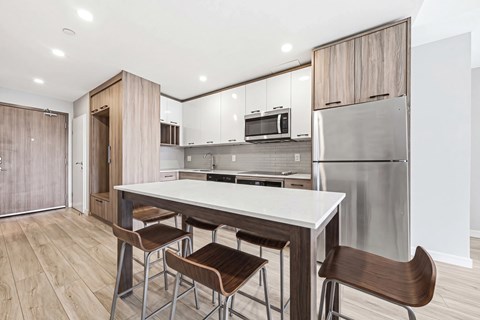 Floor plan for 2 beds, 2 baths, 923 sqft