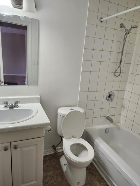 Floor plan for 2 beds, 1 bath, 887 sqft