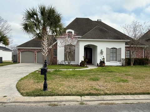 Floor plan for 4 beds, 3 baths, 2537 sqft