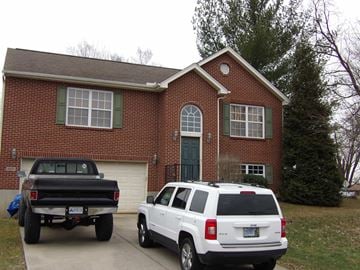 Burlington house for rent - 6548 Oak Crest Drive