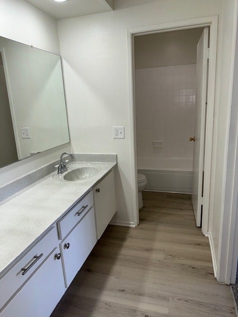 Floor plan for 2 beds, 1 bath, 841 sqft