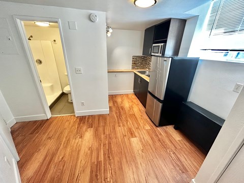 Floor plan for studio, 1 bath, 150 sqft