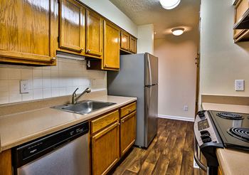 Park trace apartments electric kitchen