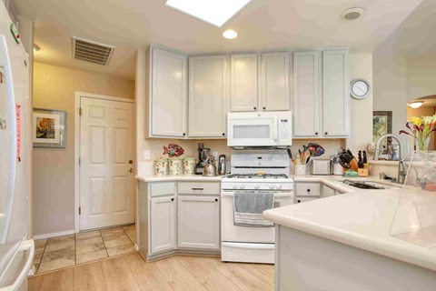 Floor plan for 3 beds, 2 baths, 1594 sqft