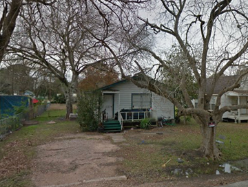 El Campo house for rent - A small house with a tree in front of it.