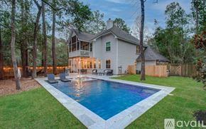 Spring house for rent - A house with a pool in the backyard.