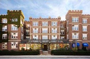 Brookline apartment for rent - Hampton Court - Building Entrance