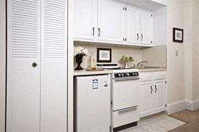 Brookline apartment for rent - Hampton Court - Kitchen