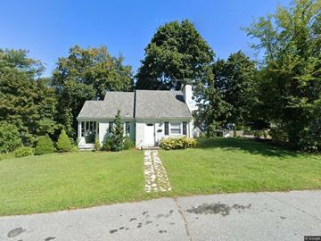 Warwick house for rent - 16 Weber Avenue