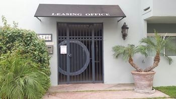 6740 Building/leasing office
