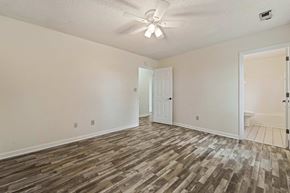 Hubert house for rent - 502 Nutfield Drive