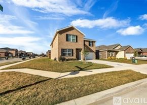 Fort Worth house for rent - A house with a lawn in front is for sale.