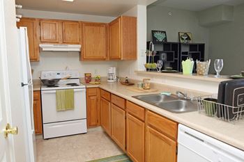 Redstone ranch apartments large kitchen