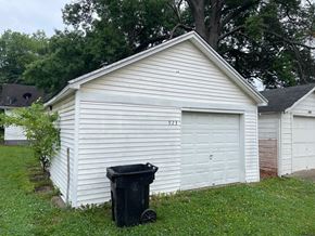 Louisville house for rent - 923 Burton Ave.