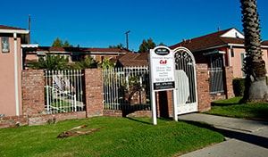 Los Angeles apartment for rent - A sign is on a gate that says "Casa".