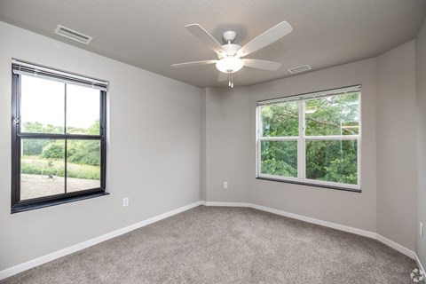 Floor plan for 2 beds, 1 bath, 894 sqft