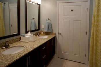 Dual vanity sinks*