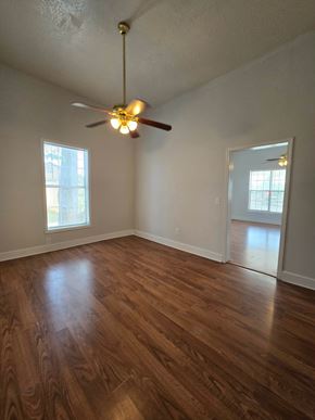 Petal house for rent - 113 North Railroad Street