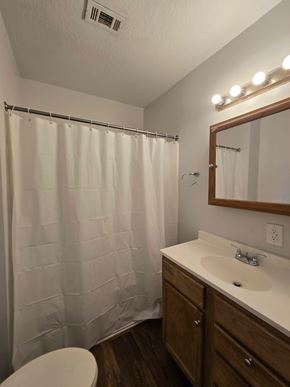 Petal house for rent - 113 North Railroad Street