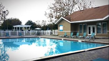 Invigorating swimming pool