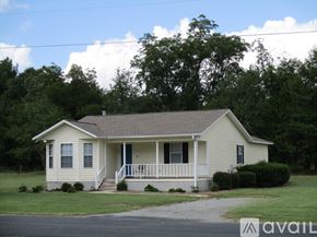 Dublin house for rent - A house with a porch and a front yard.