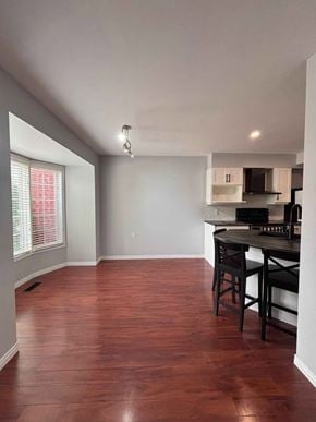 London house for rent - 41-101 Brookside St