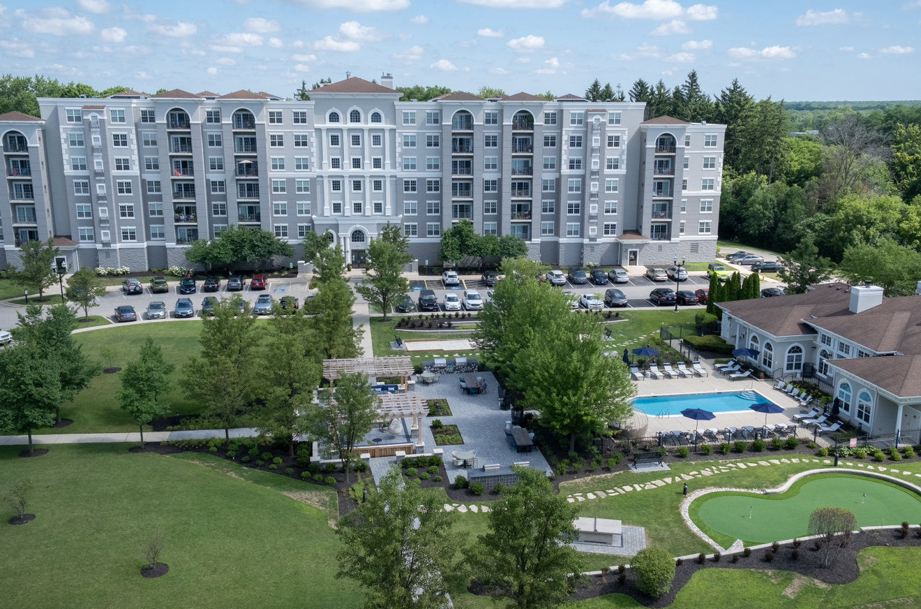 Photo inspiration: Visual Reference: The Majestic Luxury Apartments Apartments For Rent In Vernon Hills
