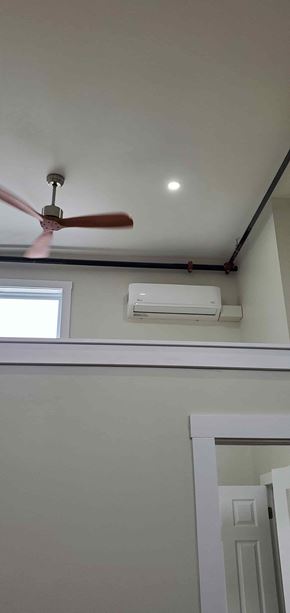 Pictou apartment for rent - A ceiling fan is mounted on a white ceiling.