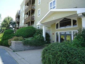 Dartmouth apartment for rent - A building with the number 154 on it.