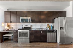 Dallas apartment for rent - SkyHouse Dallas - stainless steel appliances - High Rise Apartments Uptown Dallas