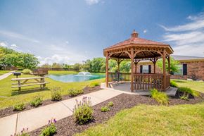 Marion apartment for rent - Gazebo and Pond at Cambridge Square Marion