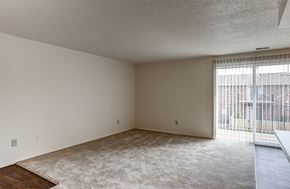Ft. Wayne apartment for rent - Living Room at Cambridge Square of Fort Wayne