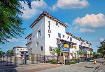 San Fernando apartment for rent - A white building with the number 1101 on it.