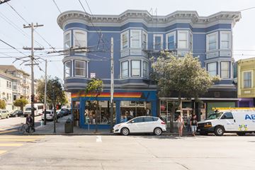 San Francisco apartment for rent - A blue building with a rainbow painted on the front.