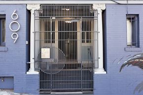 San Francisco apartment for rent - A blue building with a number 609 on it.