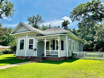 Deridder house for rent - 505 Bon Ami Street