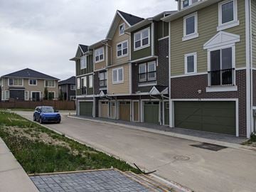 Chestermere house for rent - 248 Kinniburgh Blvd #34